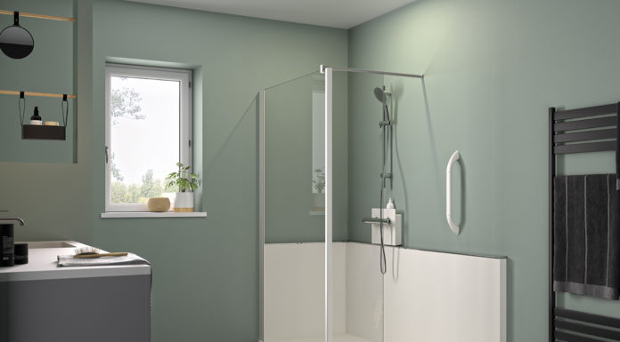 Kinemagic Acces : la solution de remplacement de baignoire par une douche sécurisée en une journée à prix attractif