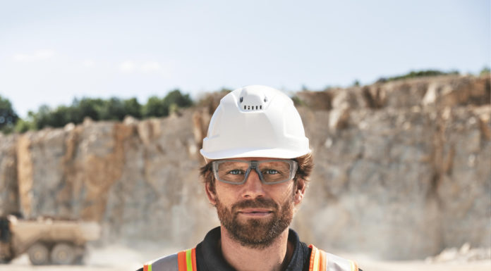 uvex enrichit sa gamme de lunettes de protection à verres correcteurs