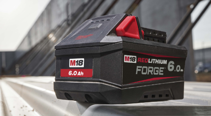 Milwaukee sort une batterie plus puissante et compacte